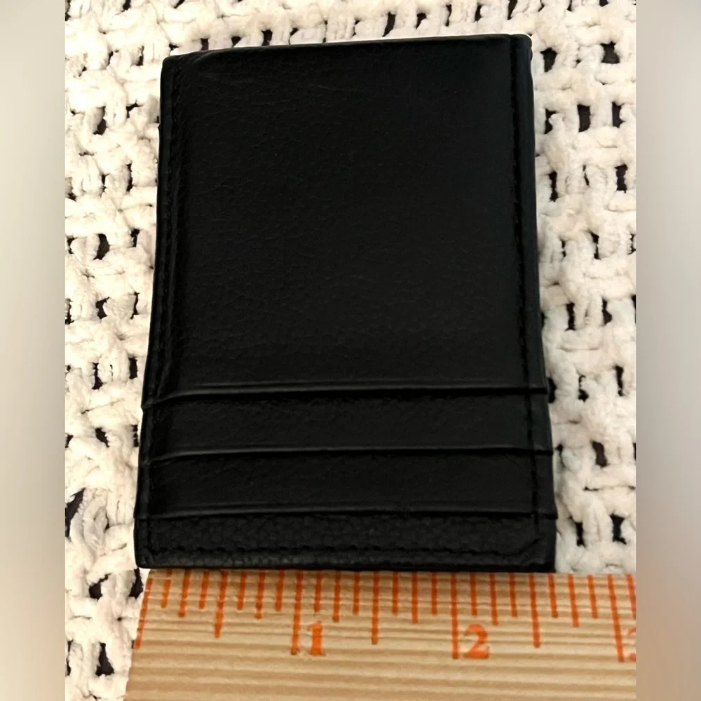 Unisex Black Leather Money Holder w/Card Slots, ID Window, Magnetic Close, RFID